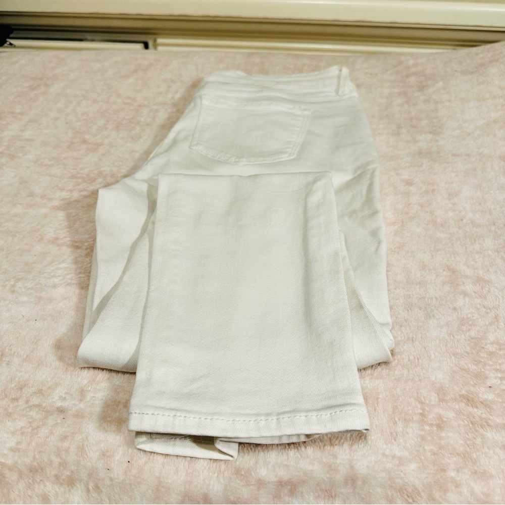 Old Navy, Mid-rise Bright White
Size 8